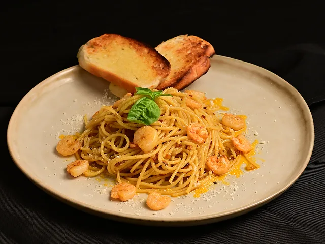 Aglio e Olio w/ Shrimps