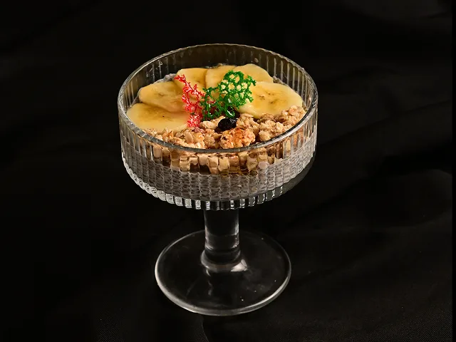 Chia Granola w/ Banana