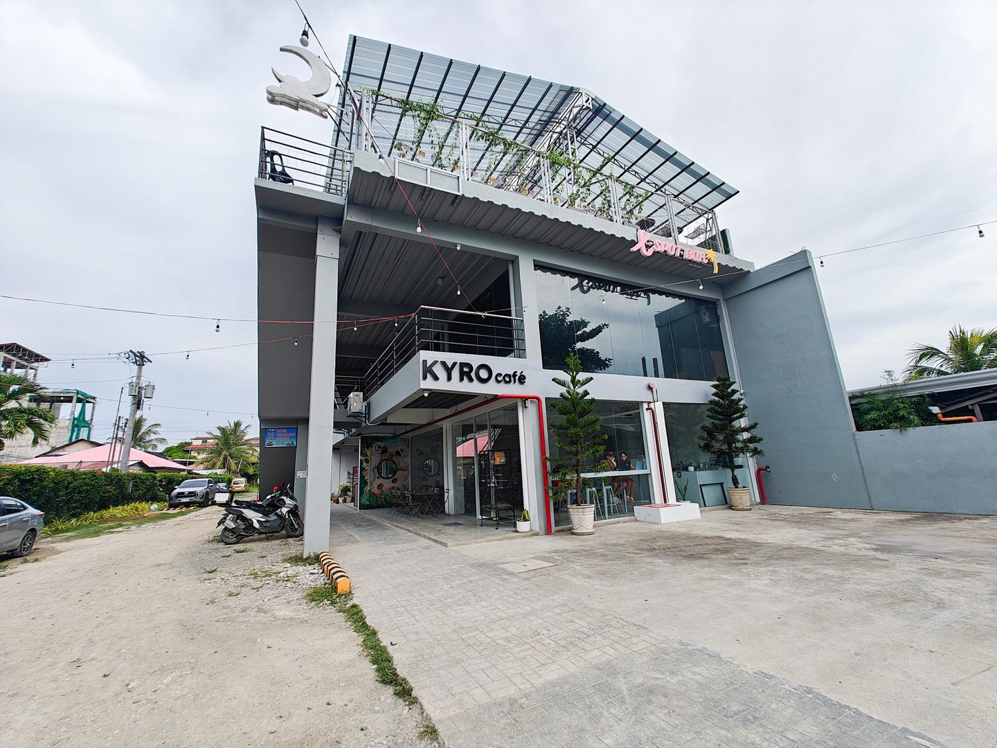 Exterior of KYRO Cafe in Moalboal